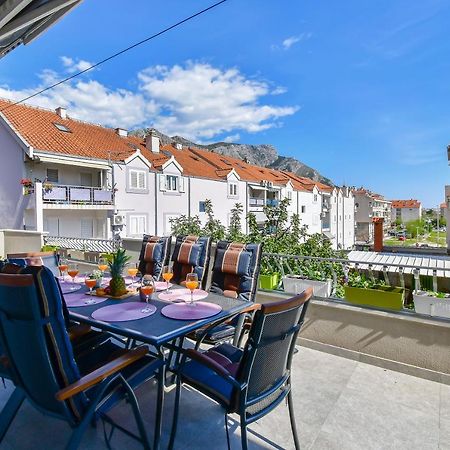 Apartment Ela Омиш Экстерьер фото