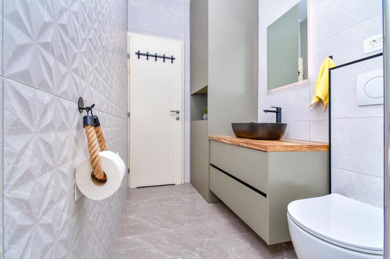 Apartment Ela Омиш Экстерьер фото